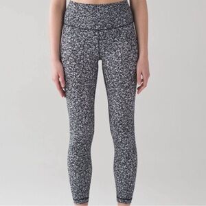 LULULEMON Wunder Under Hi-Rise 7/8 Tight (Full-On Luxtreme) Black/White Size 4
